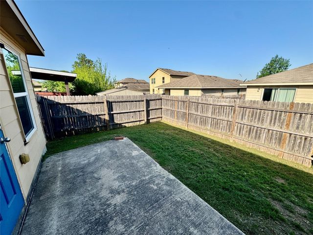 5816 Knoll Pines Pass DR, Austin, TX 78724