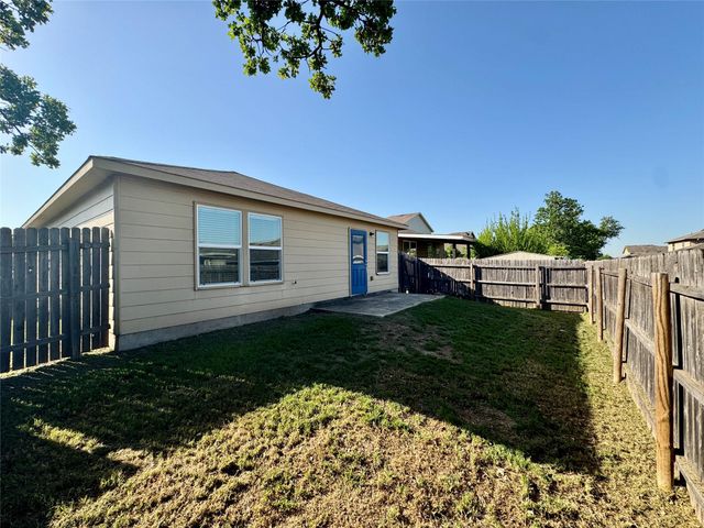 5816 Knoll Pines Pass DR, Austin, TX 78724