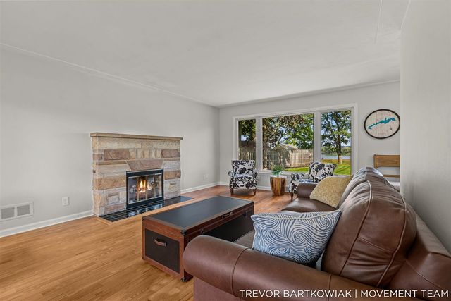 4166 Highgate Road, Norton Shores, MI 49441