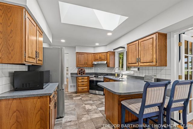 4166 Highgate Road, Norton Shores, MI 49441