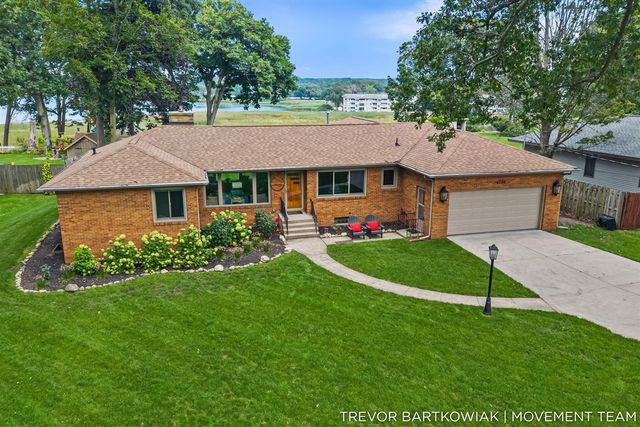 4166 Highgate Road, Norton Shores, MI 49441