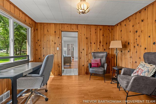 4166 Highgate Road, Norton Shores, MI 49441