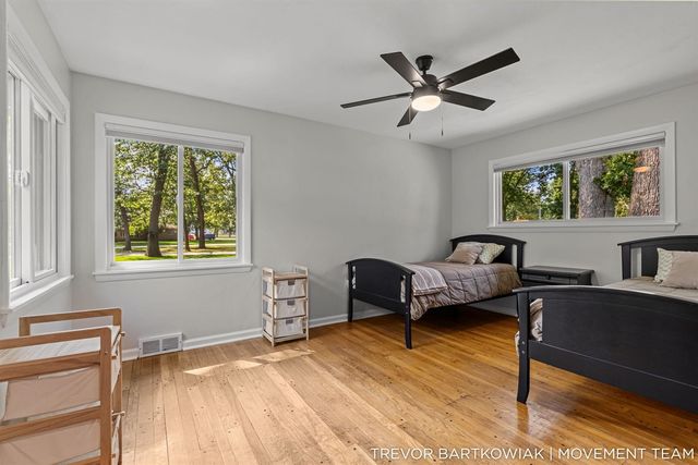 4166 Highgate Road, Norton Shores, MI 49441