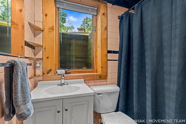 4166 Highgate Road, Norton Shores, MI 49441