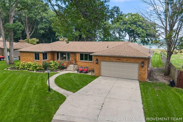 4166 Highgate Road, Norton Shores, MI 49441