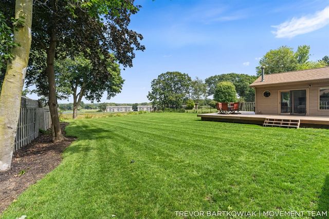 4166 Highgate Road, Norton Shores, MI 49441
