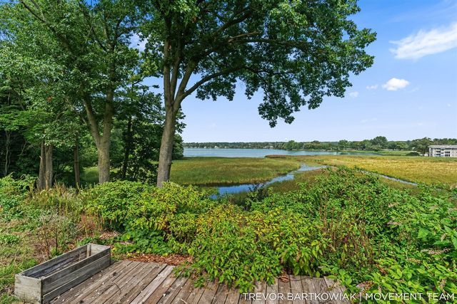 4166 Highgate Road, Norton Shores, MI 49441