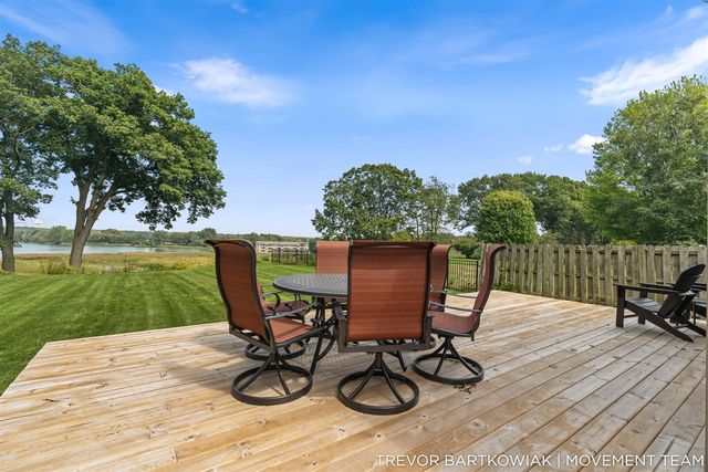 4166 Highgate Road, Norton Shores, MI 49441