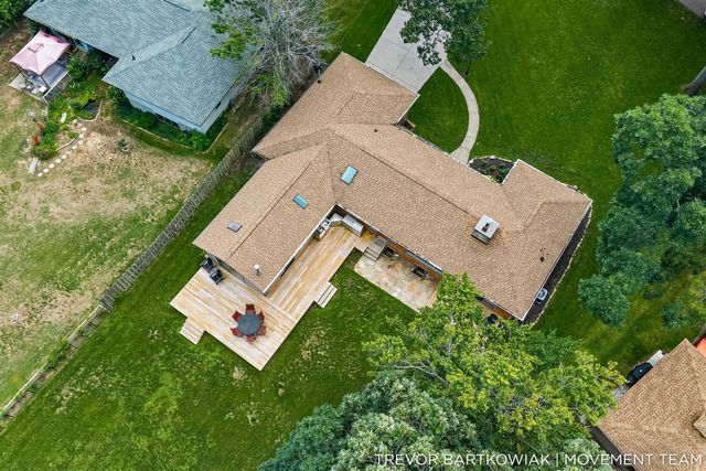 4166 Highgate Road, Norton Shores, MI 49441