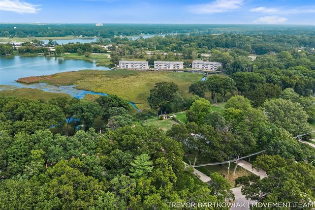 4166 Highgate Road, Norton Shores, MI 49441