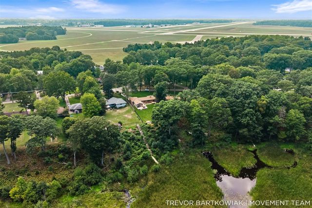 4166 Highgate Road, Norton Shores, MI 49441