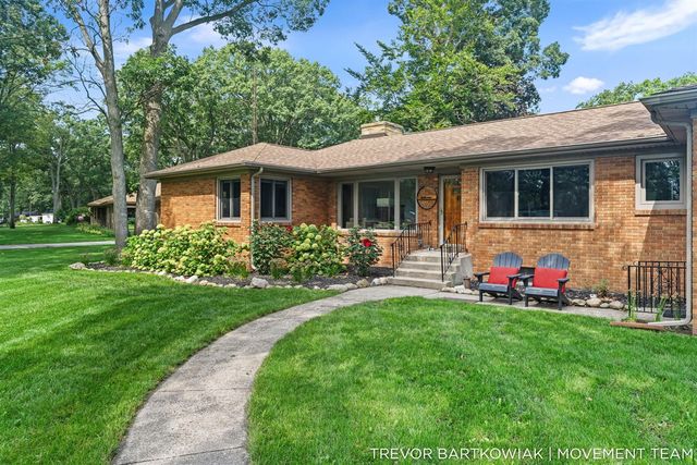 4166 Highgate Road, Norton Shores, MI 49441