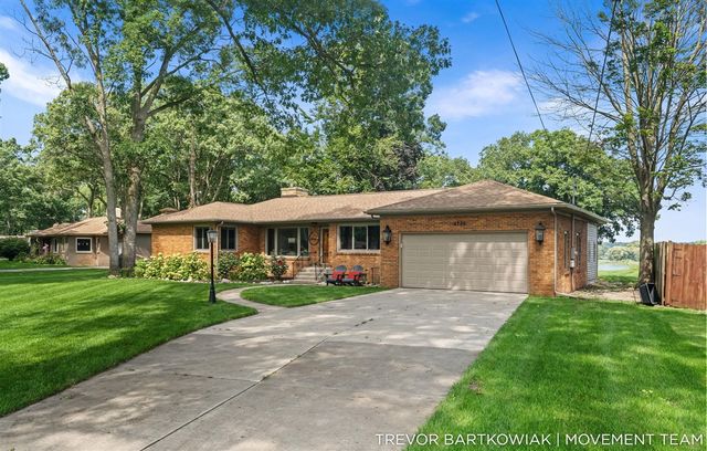 4166 Highgate Road, Norton Shores, MI 49441