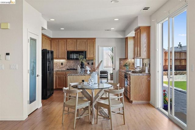 1285 Mokelumne Dr, Antioch, CA 94531