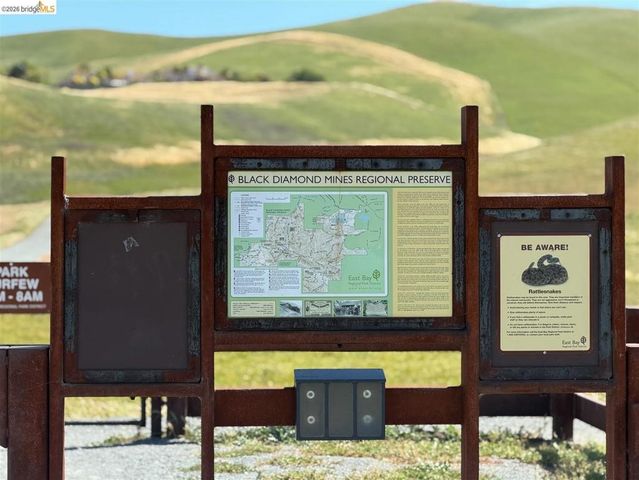 1285 Mokelumne Dr, Antioch, CA 94531