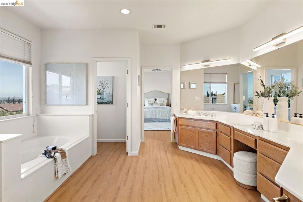 Image 21 of property listing at 1285 Mokelumne Dr, Antioch, CA 94531