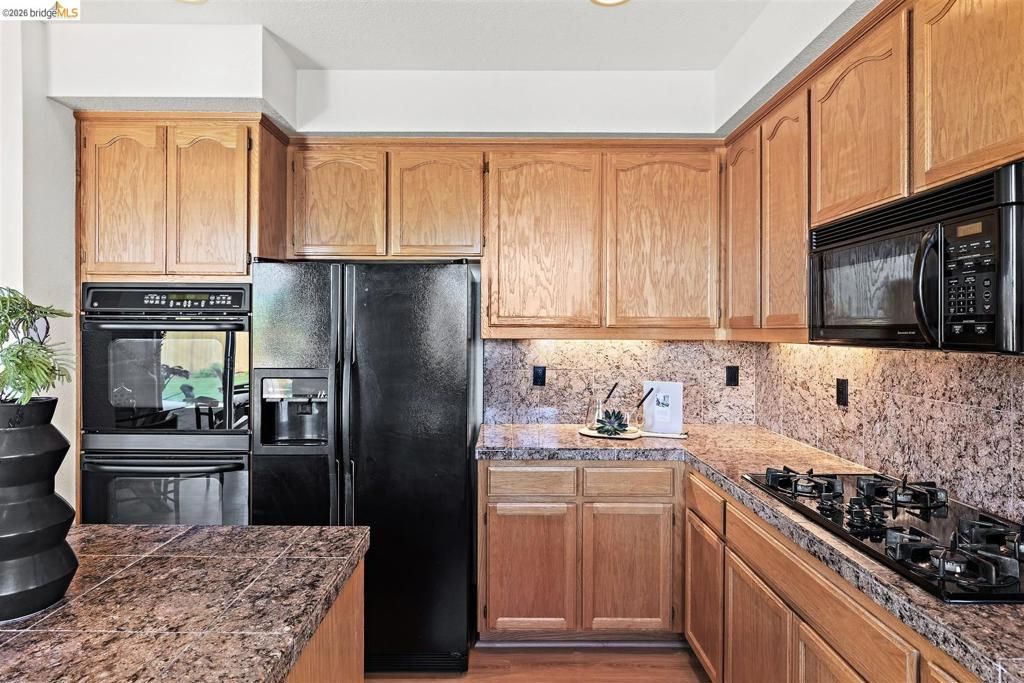 Image 8 of property listing at 1285 Mokelumne Dr, Antioch, CA 94531