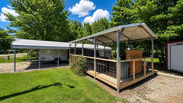 1063 Holiday Village Drive, Quitman, TX 75783