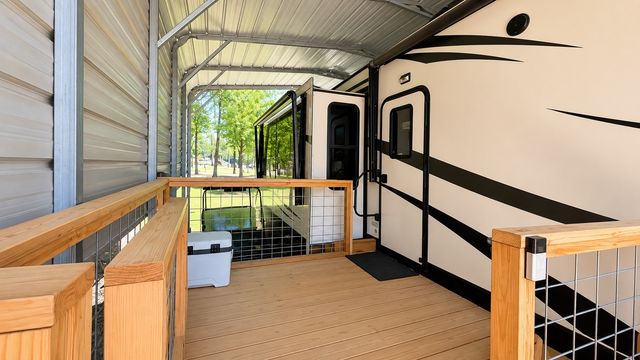 1063 Holiday Village Drive, Quitman, TX 75783
