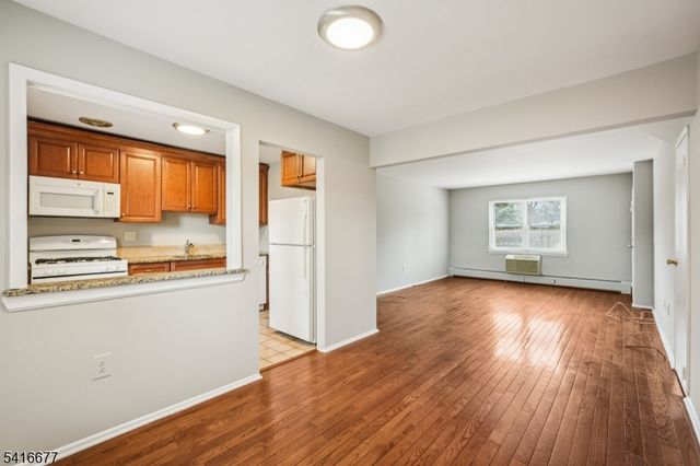 1150 Valley Rd 1B, Wayne Twp., NJ 07470