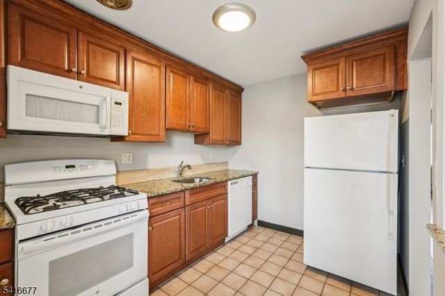 1150 Valley Rd 1B, Wayne Twp., NJ 07470