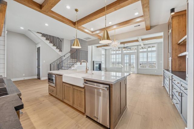 2447 Lakewood Pointe, Seabrook, TX 77586