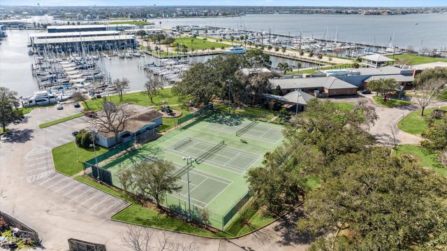 2447 Lakewood Pointe, Seabrook, TX 77586