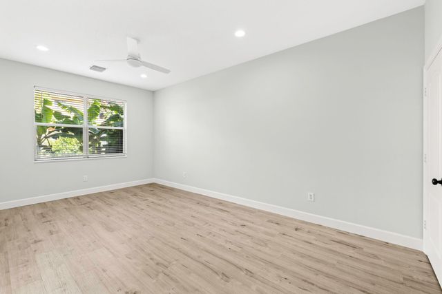 216 River Bluff Lane, Royal Palm Beach, FL 33411
