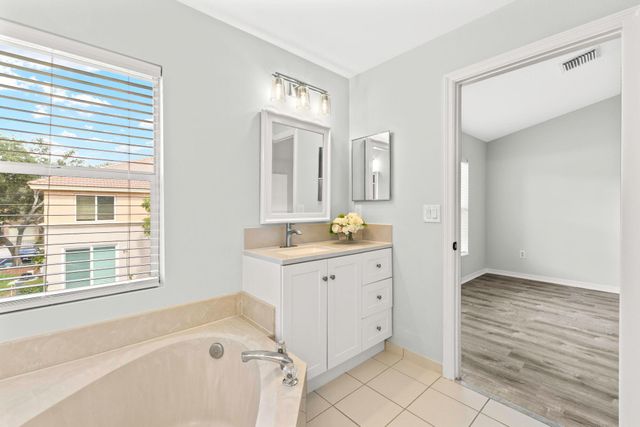 216 River Bluff Lane, Royal Palm Beach, FL 33411