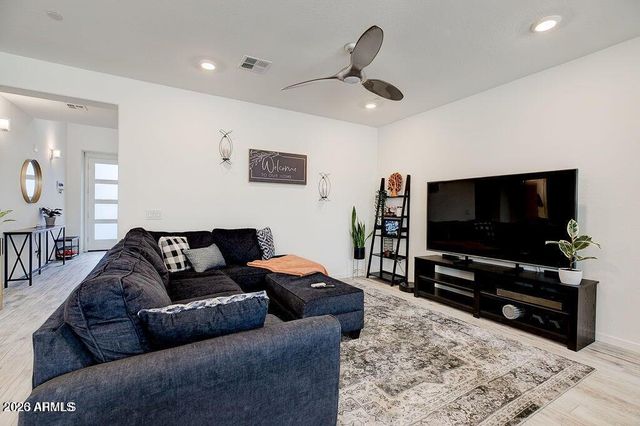300 N Gila Springs Boulevard Unit 207, Chandler, AZ 85226