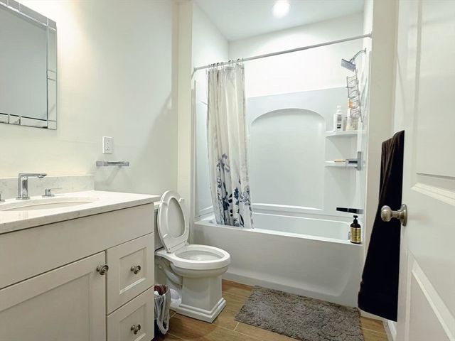 16 Taylor Dr 1010, Reading, MA 01867