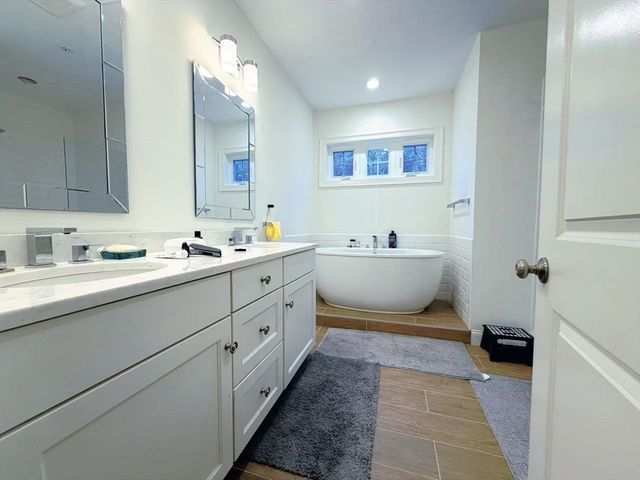 16 Taylor Dr 1010, Reading, MA 01867