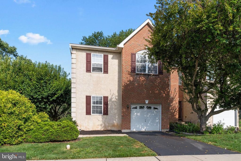 943 SHENKLE DR, Collegeville, PA 19426