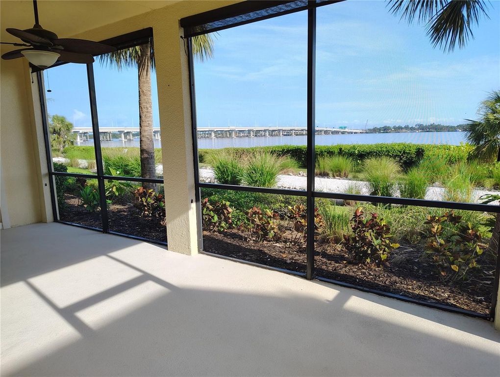 Image 12 of property listing at 1264 RIVERSCAPE STREET B, Bradenton, FL 34208