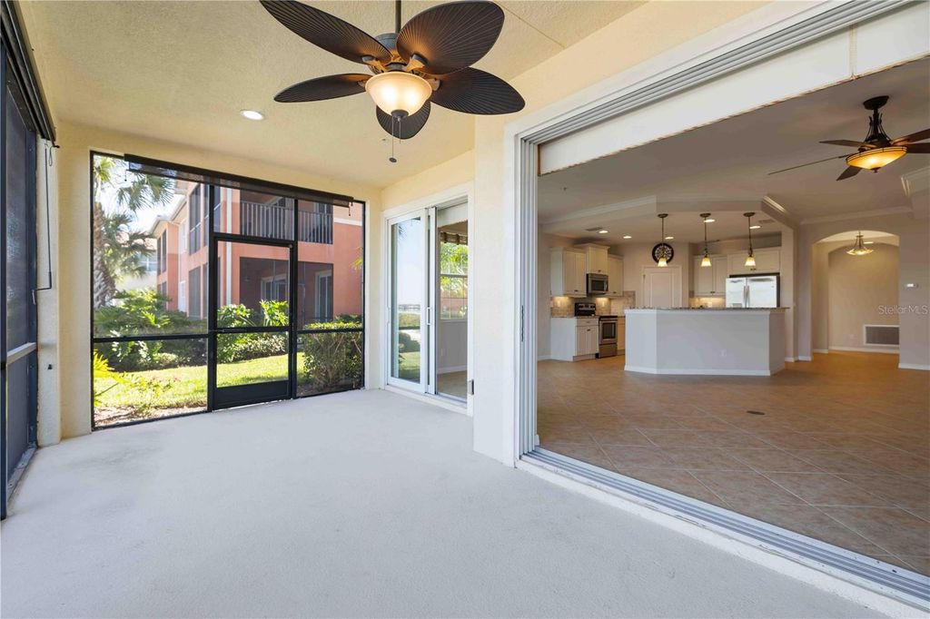 Image 13 of property listing at 1264 RIVERSCAPE STREET B, Bradenton, FL 34208