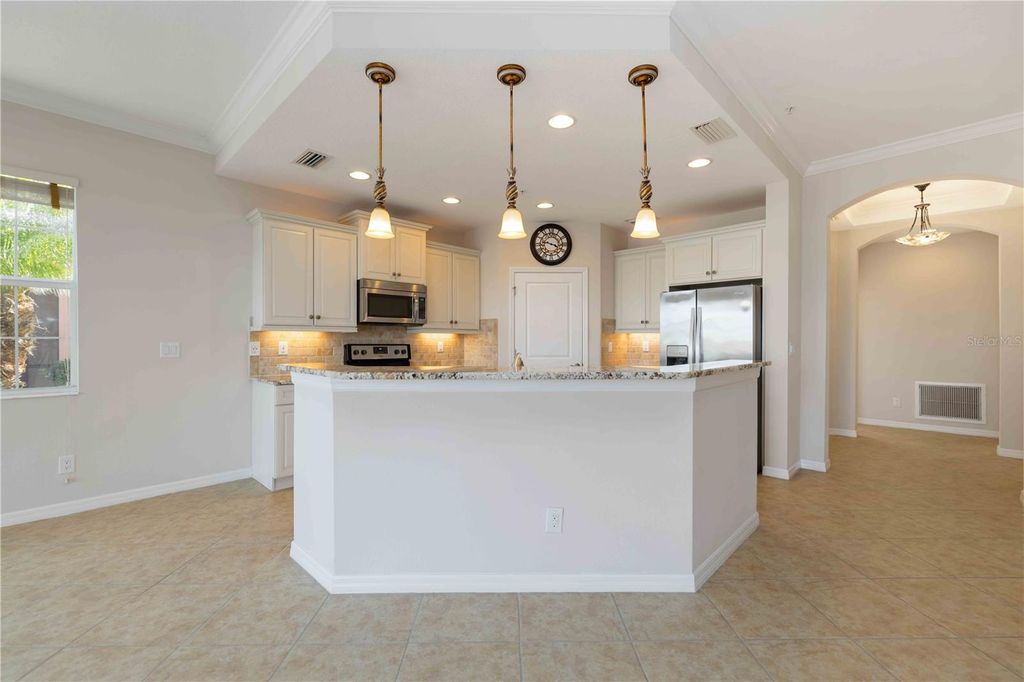 Image 17 of property listing at 1264 RIVERSCAPE STREET B, Bradenton, FL 34208