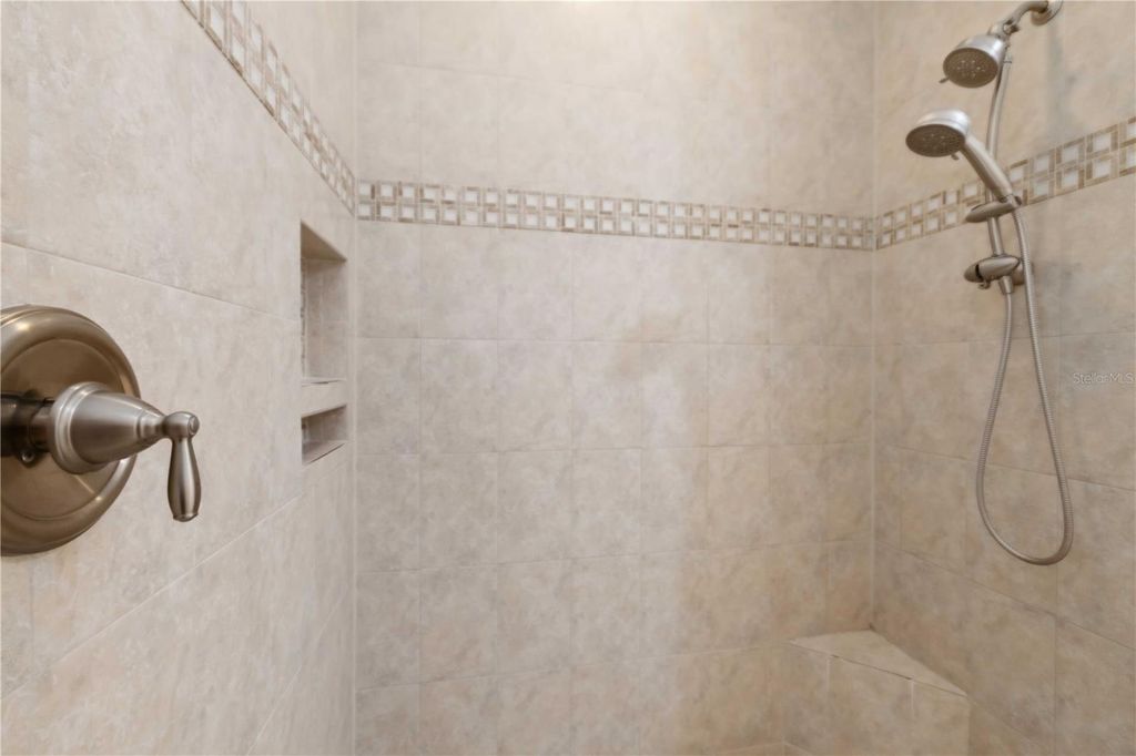 Image 23 of property listing at 1264 RIVERSCAPE STREET B, Bradenton, FL 34208