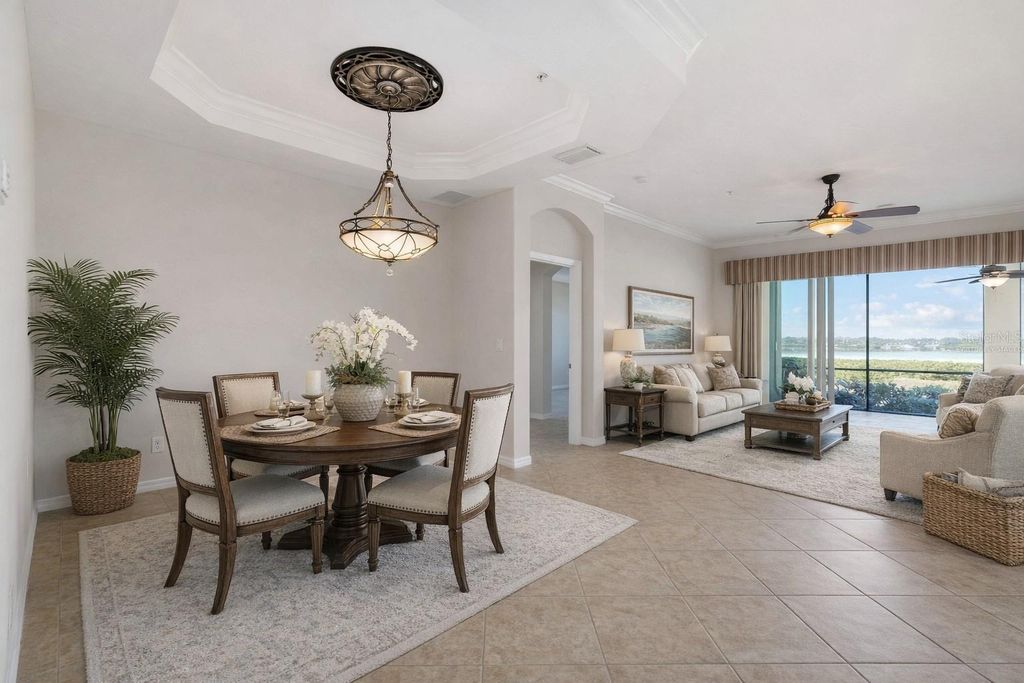 Image 4 of property listing at 1264 RIVERSCAPE STREET B, Bradenton, FL 34208