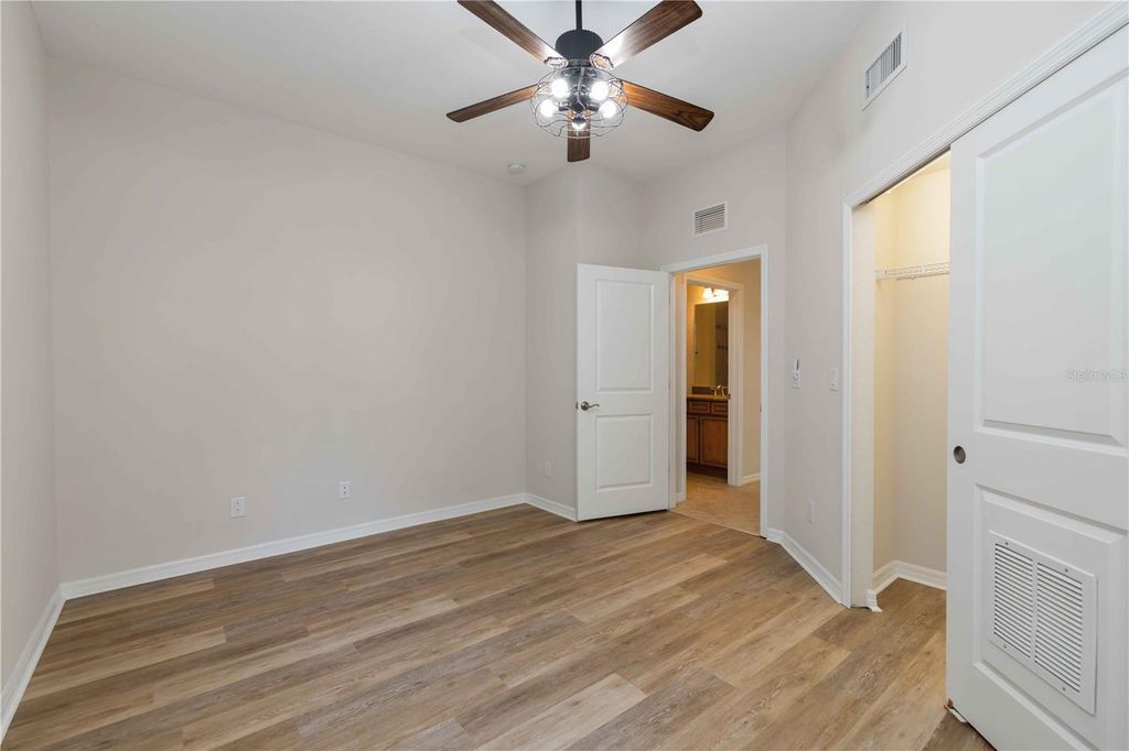 Image 32 of property listing at 1264 RIVERSCAPE STREET B, Bradenton, FL 34208