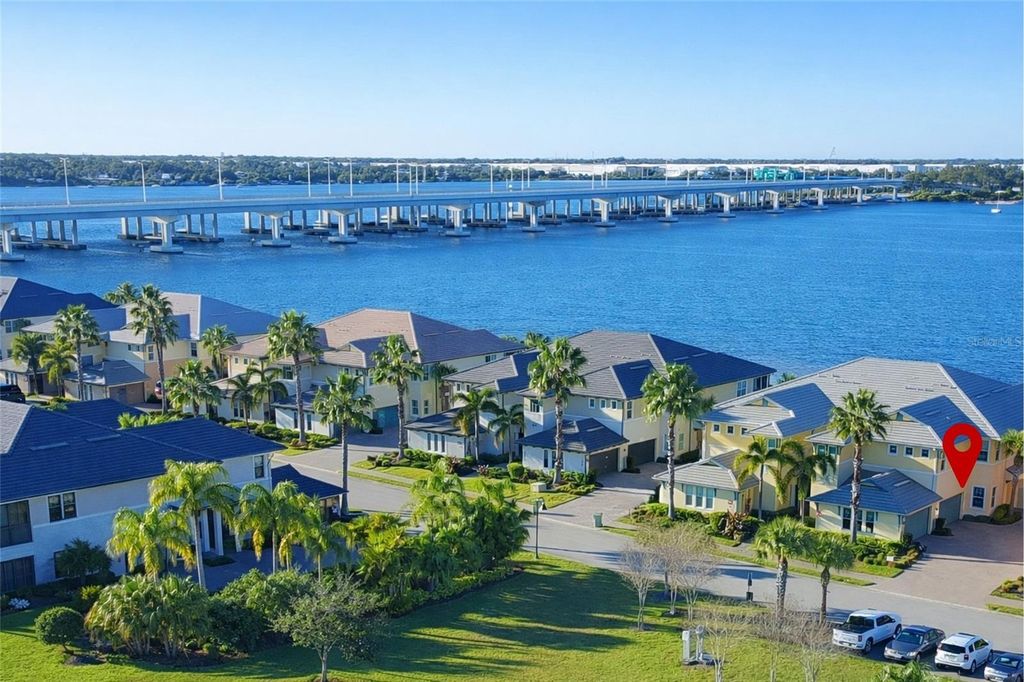 Image 39 of property listing at 1264 RIVERSCAPE STREET B, Bradenton, FL 34208