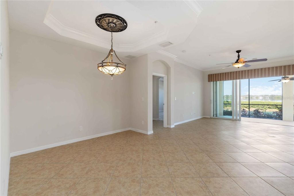 Image 10 of property listing at 1264 RIVERSCAPE STREET B, Bradenton, FL 34208