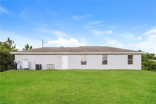 3206 51st ST W, Lehigh Acres, FL 33971