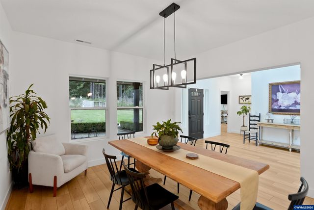 19724 DeSantis Ln SE, Silverton, OR 97381