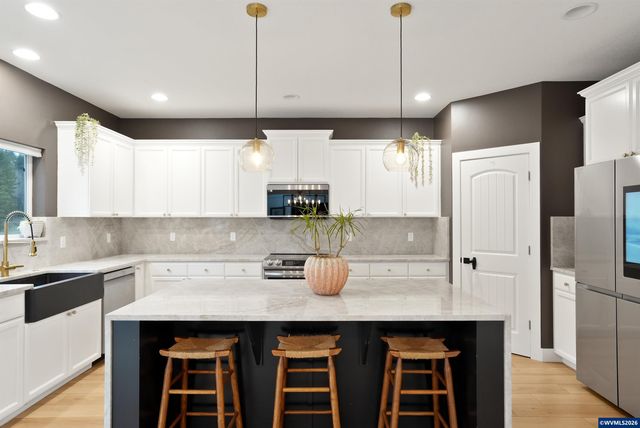 19724 DeSantis Ln SE, Silverton, OR 97381