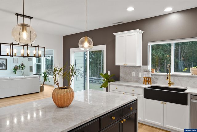 19724 DeSantis Ln SE, Silverton, OR 97381