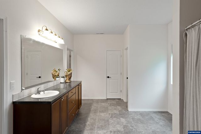 19724 DeSantis Ln SE, Silverton, OR 97381