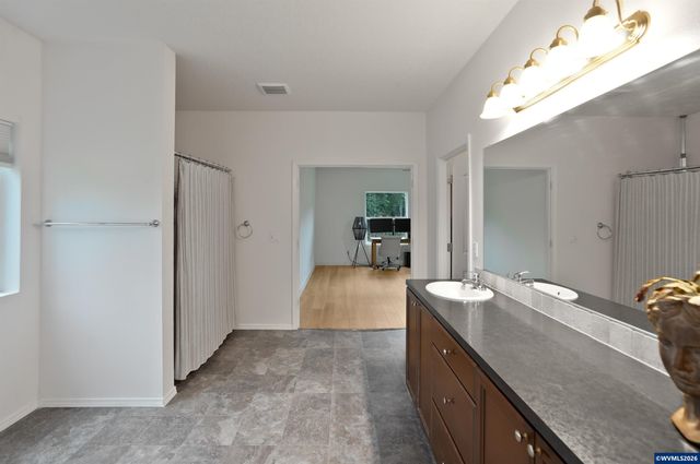 19724 DeSantis Ln SE, Silverton, OR 97381