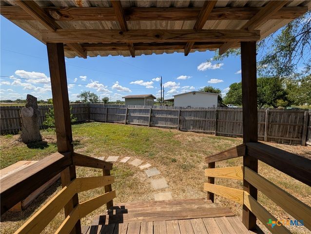 135 Water Hole Lane, New Braunfels, TX 78130