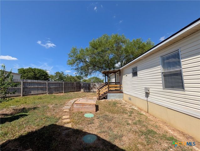135 Water Hole Lane, New Braunfels, TX 78130