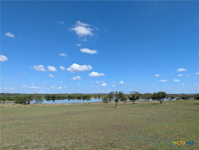 135 Water Hole Lane, New Braunfels, TX 78130